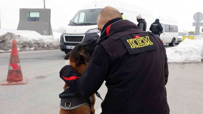 Muş’ta Otoyollar Hassas Burunlara Emanet