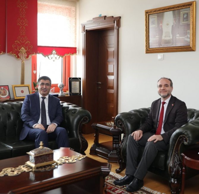 Rektör Aktekin’den Rektör Uslu’ya Hayırlı Olsun Ziyareti