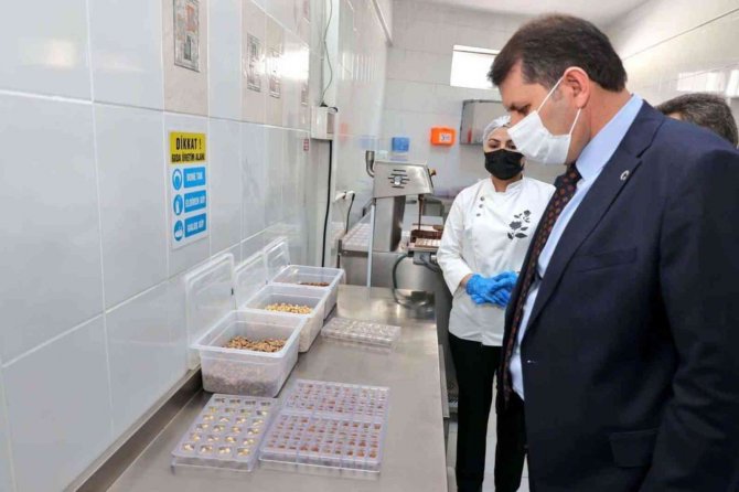 Öğrencilerin Ürettiği Çikolis’e Tam Not