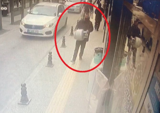 Çaldığı Tüpü Geri Sattı