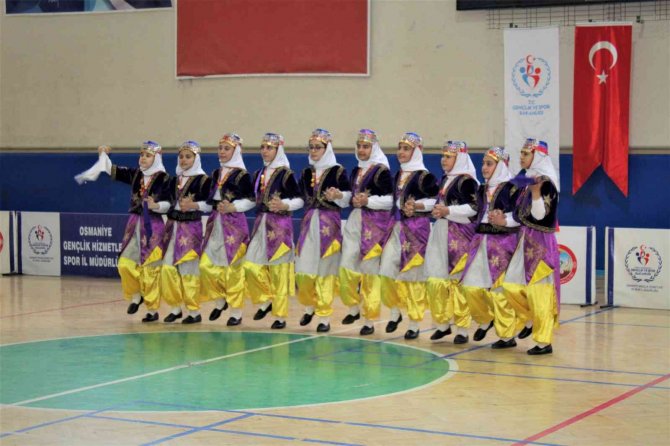 Halk Oyunlarında Şehit Harun Saltalı Orta Okulu Birinci Oldu