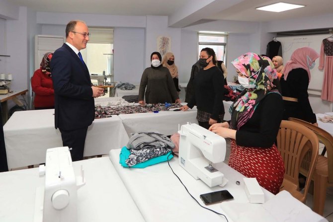 Pamukkale’de Kurslar Yoğun Katılımla Devam Ediyor