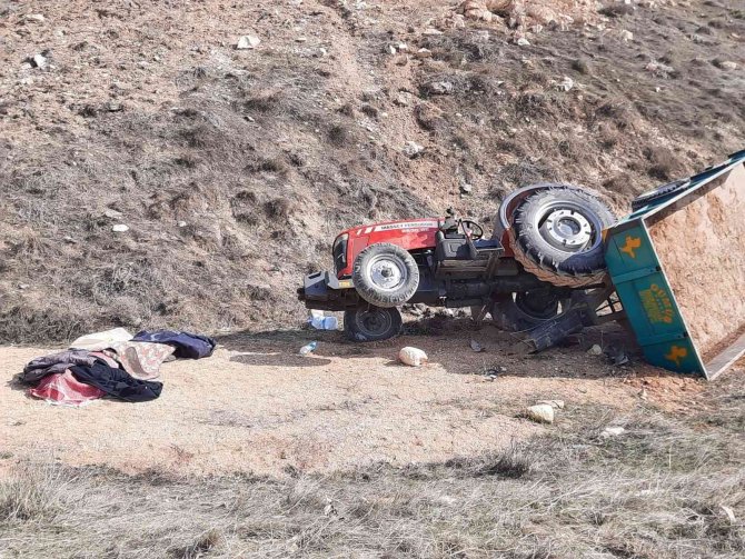 Devrilen Traktörün Sürücüsü Öldü