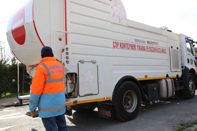 Serdivan’da Çöp Konteynerlerine Bakım Yapıldı
