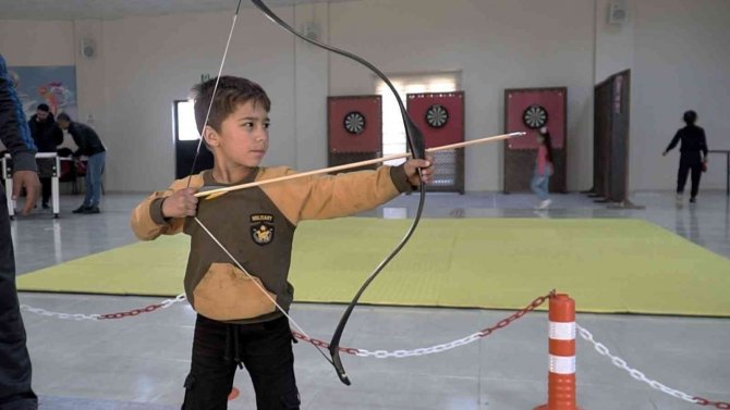 Siirt Belediyesi Gençleri Ve Çocukları Sporla Buluşturuyor