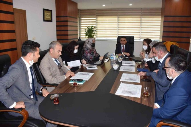 Siirt Valisi Hacıbektaşoğlu, Kentsel Dönüşüm Projelerini Masaya Yatırdı