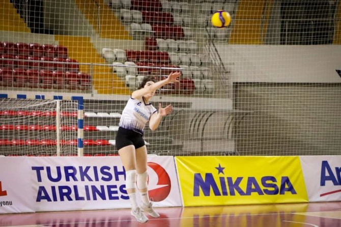 Voleybol Yarı Final Müsabakaları Sona Erdi