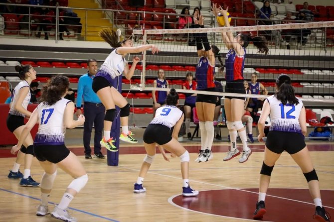 Voleybol Yarı Final Müsabakaları Sona Erdi