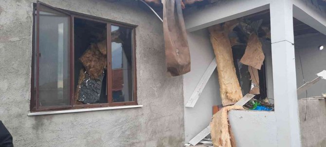 Tekirdağ’da Evde Tüp Patladı: 2 Yaralı