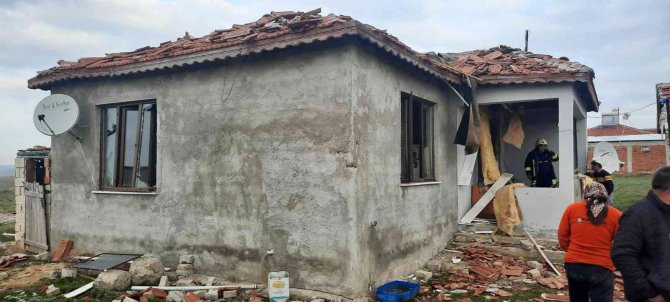 Tekirdağ’da Evde Tüp Patladı: 2 Yaralı