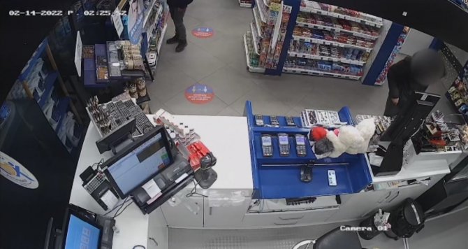 Akaryakıt İstasyonundaki Hırsızlık Kamerada