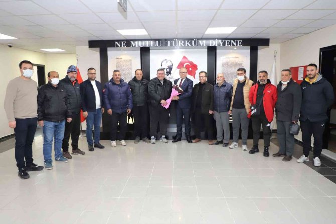 Turgutlu Belediyesinden Amatör Futbol Kulüplerine 255 Bin Tl’lik Destek