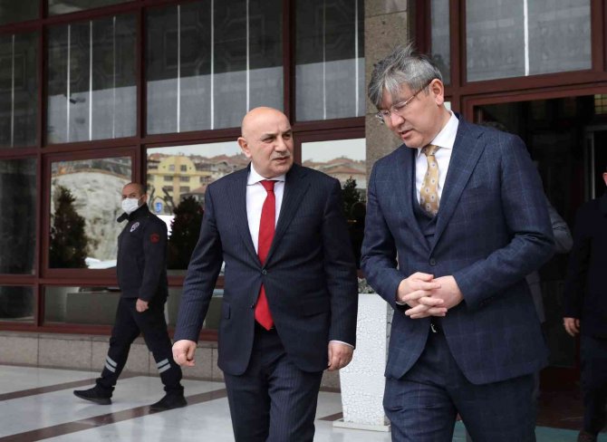 Kazakistan Büyükelçisi Saparbekuly’den Başkan Altınok’a Veda Ziyareti