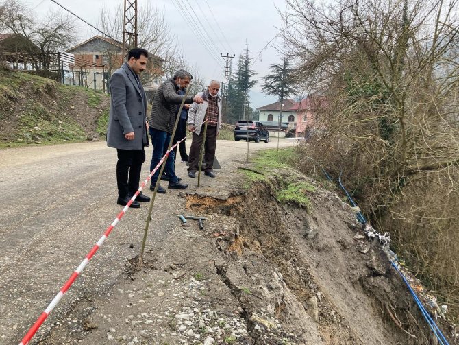Kaymakam Erdem, Heyelan Bölgelerini İnceledi