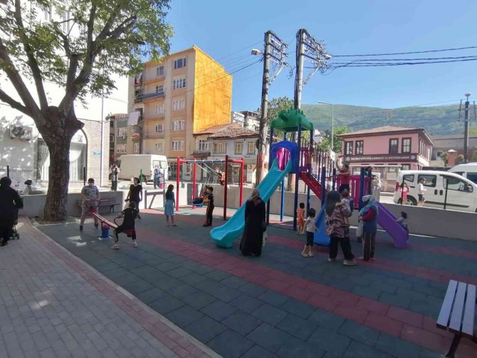 Yıldırım’da Parklar Yenileniyor