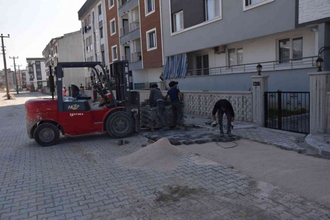 Yunusemre Yol Çalışması Yapıyor