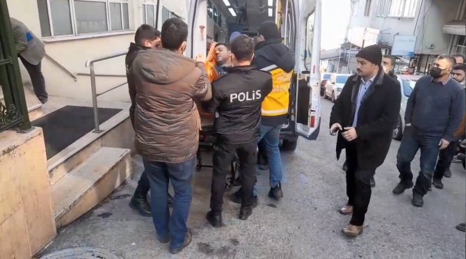 Kapısı Kırılarak Evine Girilen Öğretmen Baygın Halde Bulundu