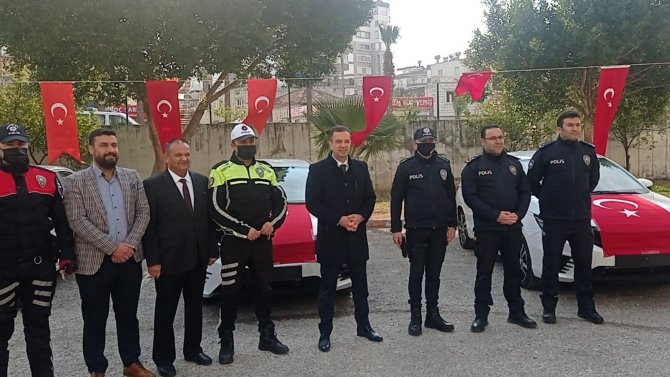 Kozan Emniyetine Hayırseverlerden Araç Bağışı