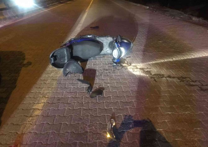 Otomobil İle Motosiklet Çarpıştı: 1 Yaralı