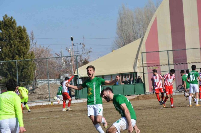 Şuhut Belediye Hisarspor, Emirdağ Spor’a 4-1 Mağlup Oldu