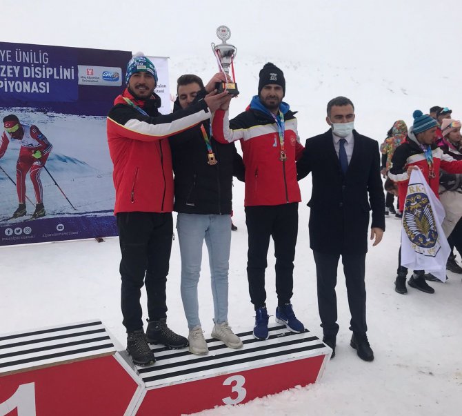 Ai̇çü’lü Kayakçılar Türkiye 3’üncüsü Oldu