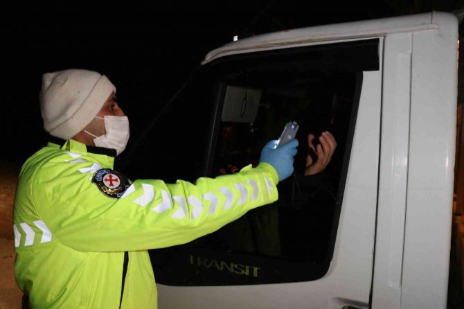 Amasya’da Alkollü Çıkan Yolcudan İlginç Savunma: "İ̇çmeyip De Ne Yapalım"