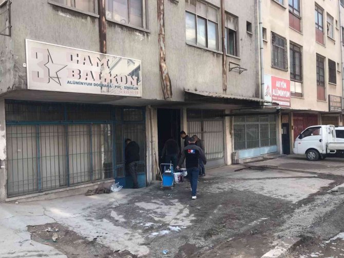 Ankara’da Sanayi Sitesindeki Yangın Paniğe Neden Oldu