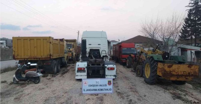 Balıkesir’deki Yediemin Parkından Çalınan Araçlar Eskişehir’de Ele Geçirildi