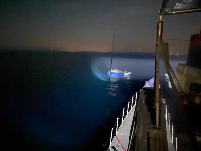 Ayvalık’ta 39 Düzensiz Göçmen Kurtarıldı