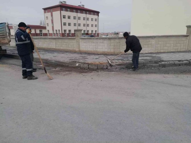 Bünyan’da Yağışsız Havalar Hizmete Dönmeye Devam Ediyor