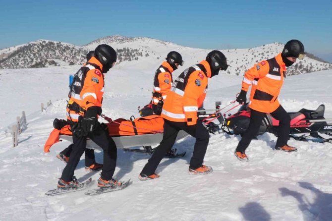 Jandarmadan Kayak Merkezinde Afet Tatbikatı