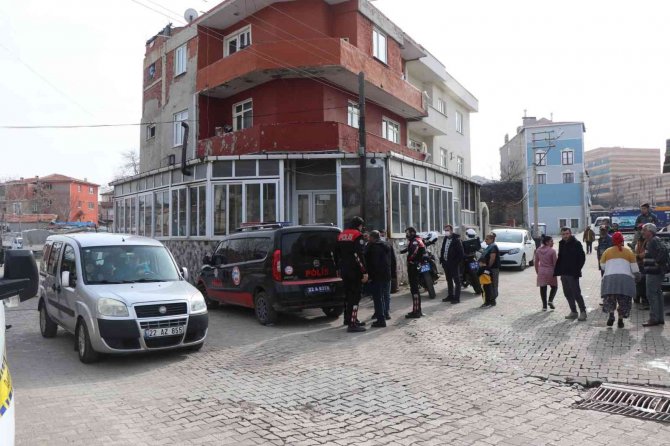 Emniyetin Huzur Denetiminde 6 Aranan Şahıs Yakalandı