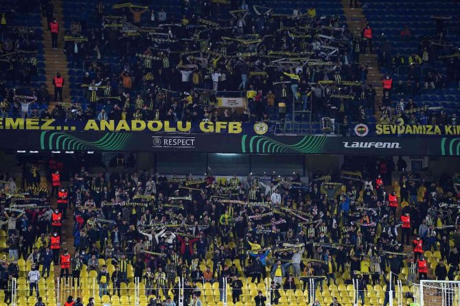 Uefa Konferans Ligi: Fenerbahçe: 0 - Slavia Prag: 0 (Maç Devam Ediyor)