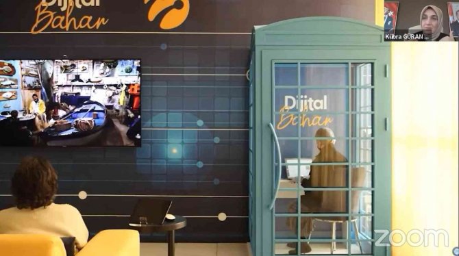 Gazi Üniversitesi’nde ‘Teknoloji Çağında Aile Ve Medya’ Hizmet İçi Eğitimi