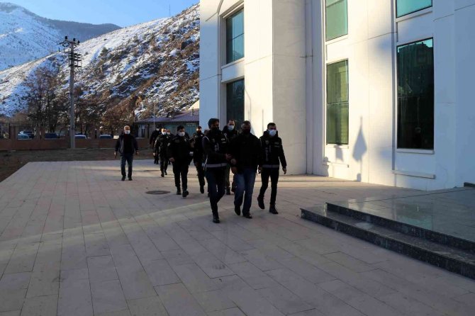 Kaçak Silah Ticareti Şüphelisi 12 Kişi Adliyeye Sevk Edildi