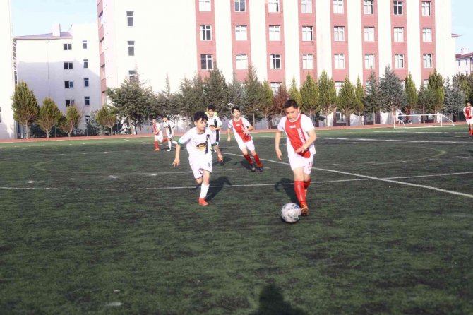 23 Nisan Futbol Turnuvası 101 Takımla Başladı