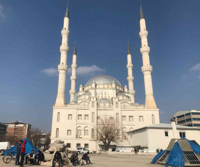 Iğdır’da Kış Mevsiminde Bahar Havası Yaşanıyor