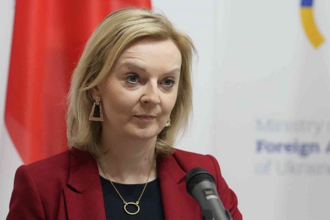 İ̇ngiltere Dışişleri Bakanı Truss: "Rusya’nın Saldırgan Bir Eylemde Bulunabileceğine Dair Önemli Bir İhtimal Var, Ancak Rusya Hala Diplomasi Yolunu İzleyebilir"