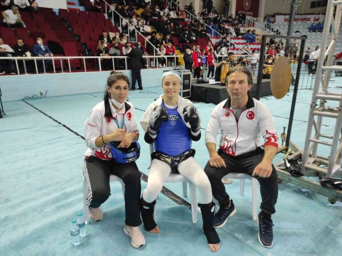 Samsunlu Zeynep, Muay Thai Avrupa Şampiyonu Oldu