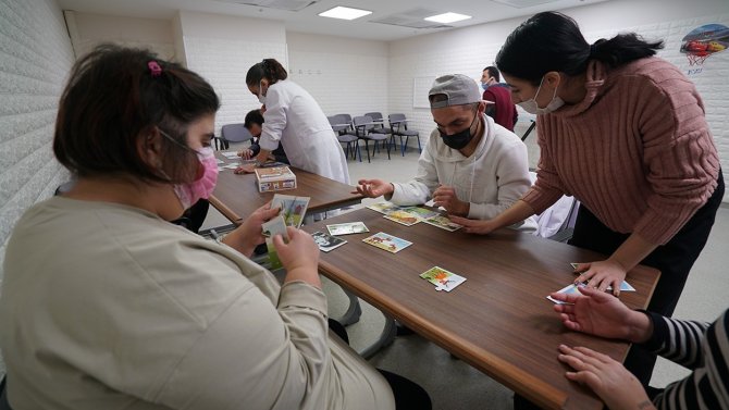 Engelli Vatandaşlar Eğlenirken Öğreniyor