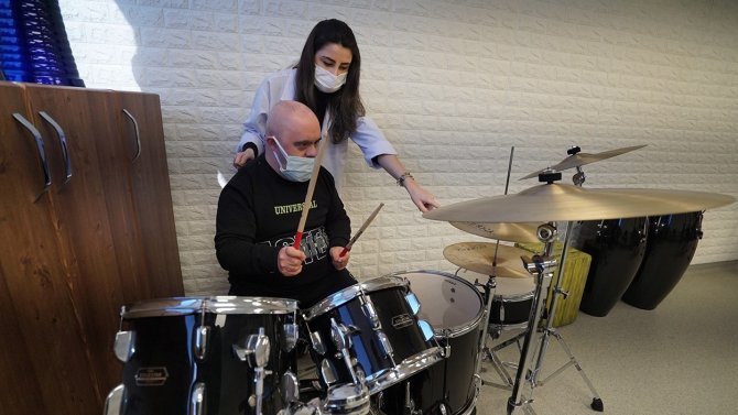 Engelli Vatandaşlar Eğlenirken Öğreniyor