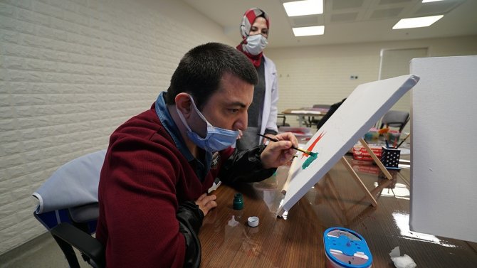 Engelli Vatandaşlar Eğlenirken Öğreniyor