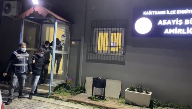İ̇stanbul’da Sınavda Akılalmaz Olay: Maskelerine Kamera Düzeneği Kurup Kopya Çektiler