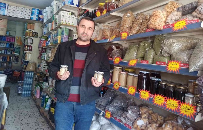 Mezda Sakızının Kilosu 750 Liradan Satılıyor