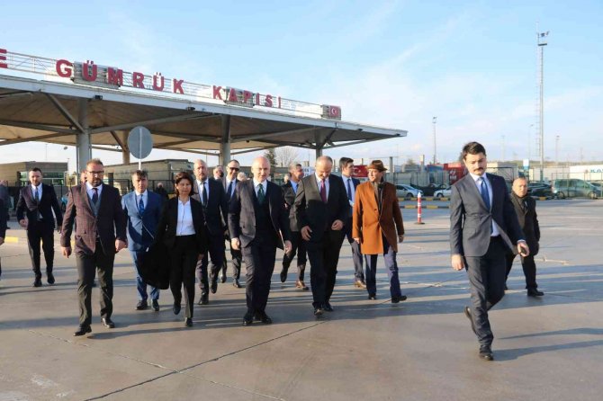 Bakan Karaismailoğlu, Kapıkule Ve Diğer Gümrüklerdeki Sorunları Bulgaristan İle Görüştü