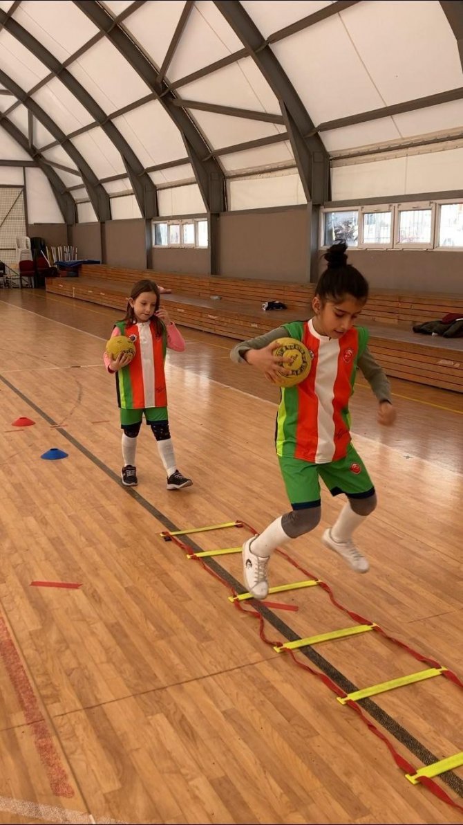 Kepez’de Hentbol Takımı Kuruluyor