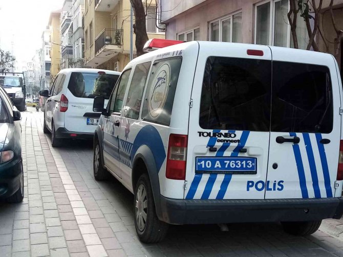 Boşanma Aşamasında Olduğu Karısını Sokak Ortasında Vurdu