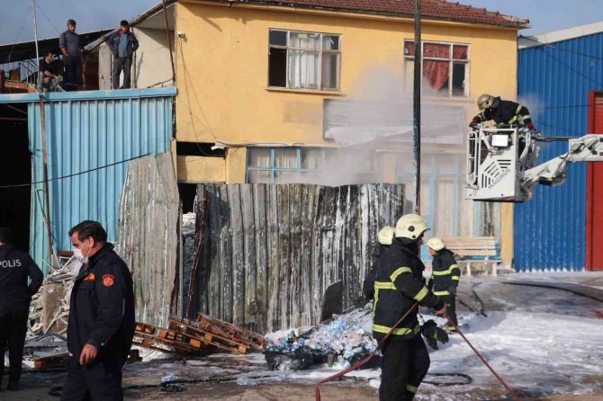 Hurdalık Alan Alevlere Teslim Oldu