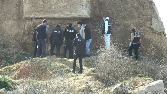 Hayvan Pazarında Başından Vurulmuş Erkek Cesedi Bulundu