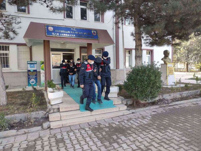 Köy Evinden Eşya Çalan 2 Hırsızlık Zanlısı Tutuklandı